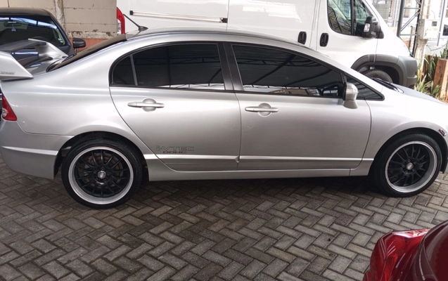 imagem-https://www.socarrao.com.br/sc-vehicle-images-prod/1855405/1780079060000-YzFkY2Y5MzgtZDA3MS00MTZiLThiZjYtODE3NjBlYjkzZmFjLmpwZw.jpg