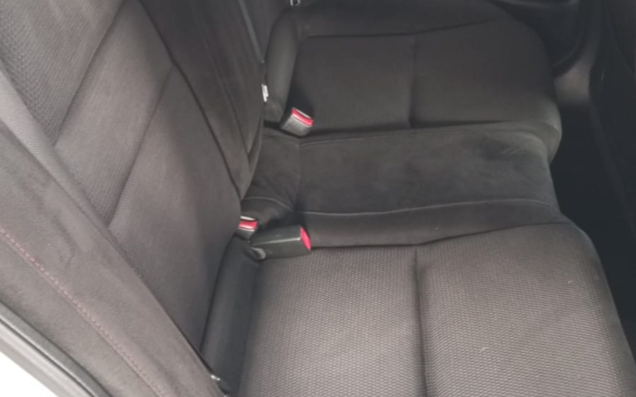 imagem-https://www.socarrao.com.br/sc-vehicle-images-prod/1855405/1780079060077-YzU0ZTAzYjQtOTdhNC00ZmI0LWFhYWUtZTI3NjdkNTEyZTI3LmpwZw.jpg