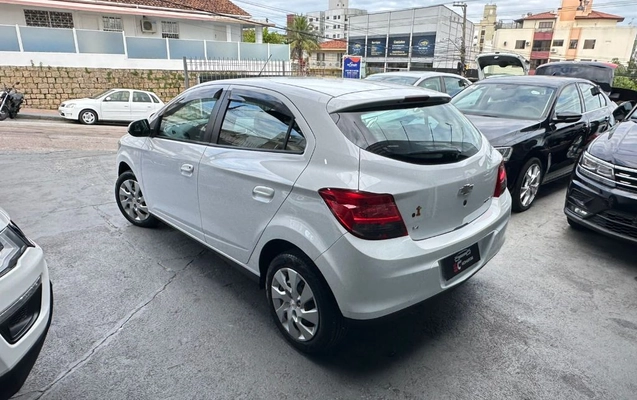 imagem-https://www.socarrao.com.br/sc-vehicle-images-prod/1855708/1789224346901-gb-e0f19bd.jpeg