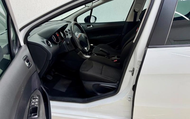 imagem-https://www.socarrao.com.br/sc-vehicle-images-prod/1857712/1781647933335-8138353_15_B_a426b4337d.jpeg