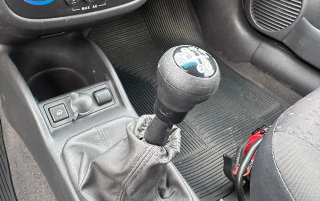 imagem-https://www.socarrao.com.br/sc-vehicle-images-prod/1859563/1785954211993-8116700_9_B_5b803b54f9.jpeg
