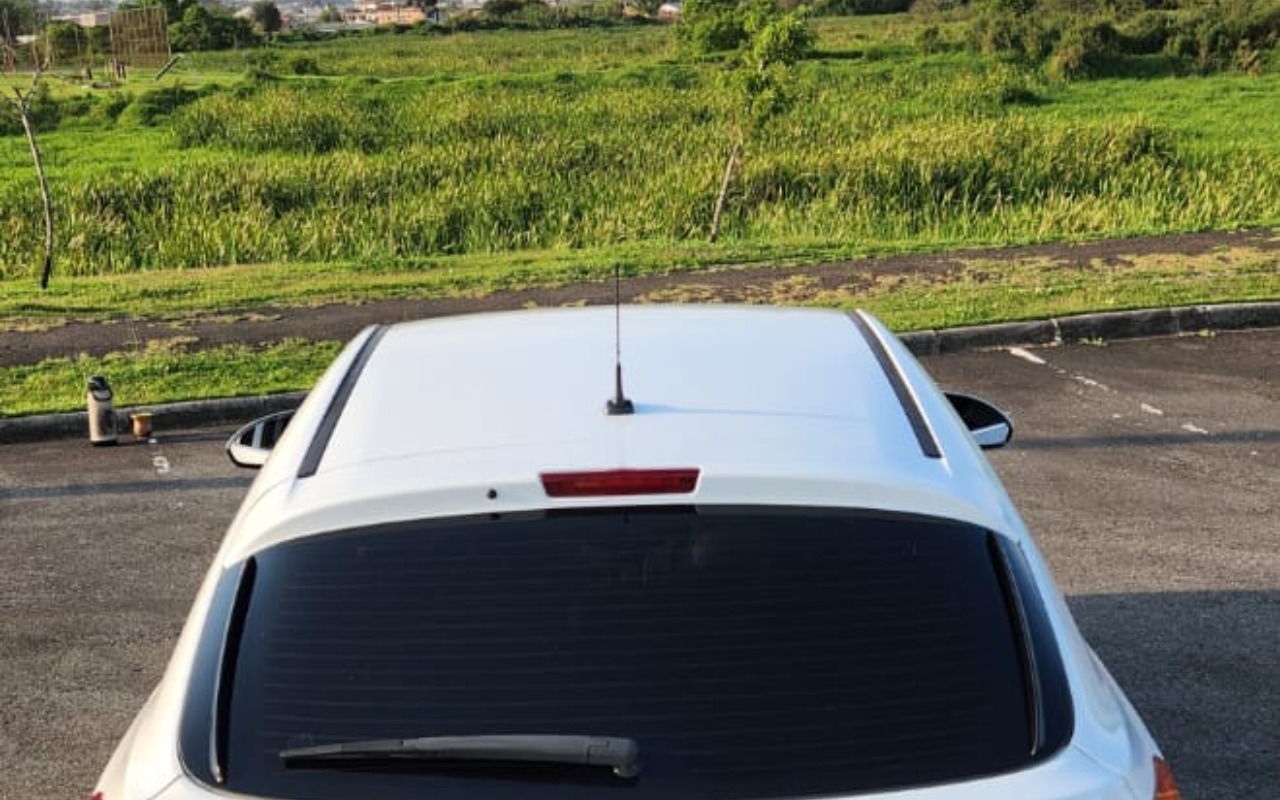 imagem-https://www.socarrao.com.br/sc-vehicle-images-prod/1859919/1780088182855-V2hhdHNBcHAgSW1hZ2UgMjAyNi0wNS0yOSBhdCAxNy4yMy4yOSAoMikuanBlZw.jpeg