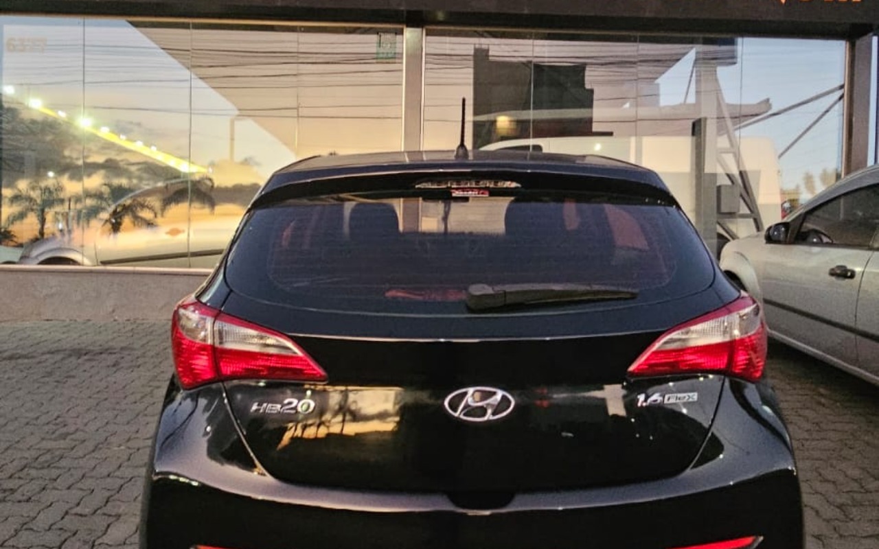 imagem-https://www.socarrao.com.br/sc-vehicle-images-prod/1860336/1780088409343-ZTE0MWYyNjQtZTg4Yi00ZGU0LWI1OTAtODQzNjFjY2I3NTM4LmpwZw.jpg