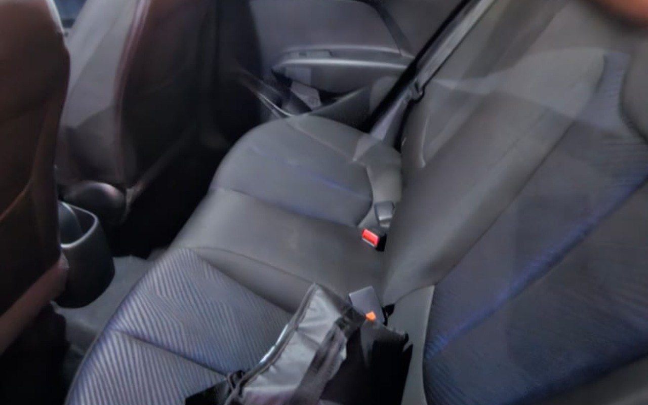 imagem-https://www.socarrao.com.br/sc-vehicle-images-prod/1860336/1780088409782-MTE0Zjg3NmItNDVmMC00MjgzLTk1MWEtOTBjODhhMDk5ZTgzLmpwZw.jpg
