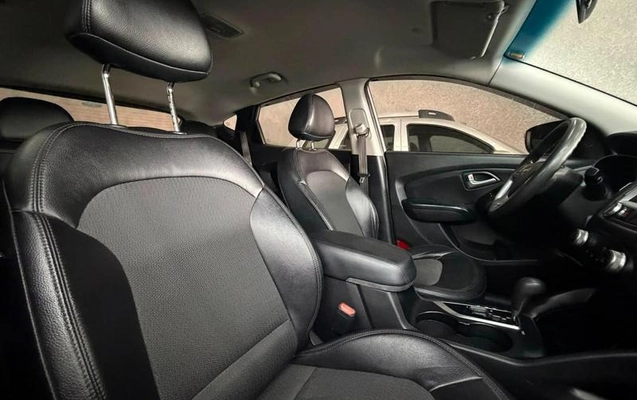 imagem-https://www.socarrao.com.br/sc-vehicle-images-prod/1861111/1786639543843-8133306_10_B_fff3ae73bd.jpeg