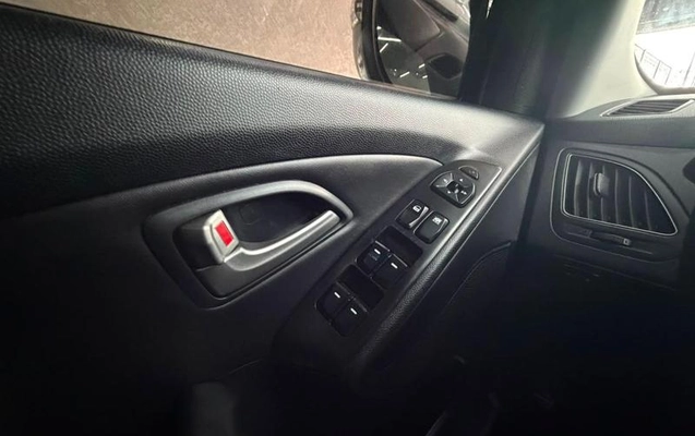 imagem-https://www.socarrao.com.br/sc-vehicle-images-prod/1861111/1786639543845-8133306_10_B_00edbca1f6.jpeg