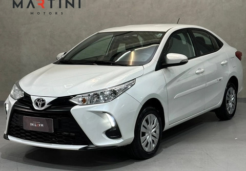 Toyota Yaris 2024 Branco — foto 1 de 3