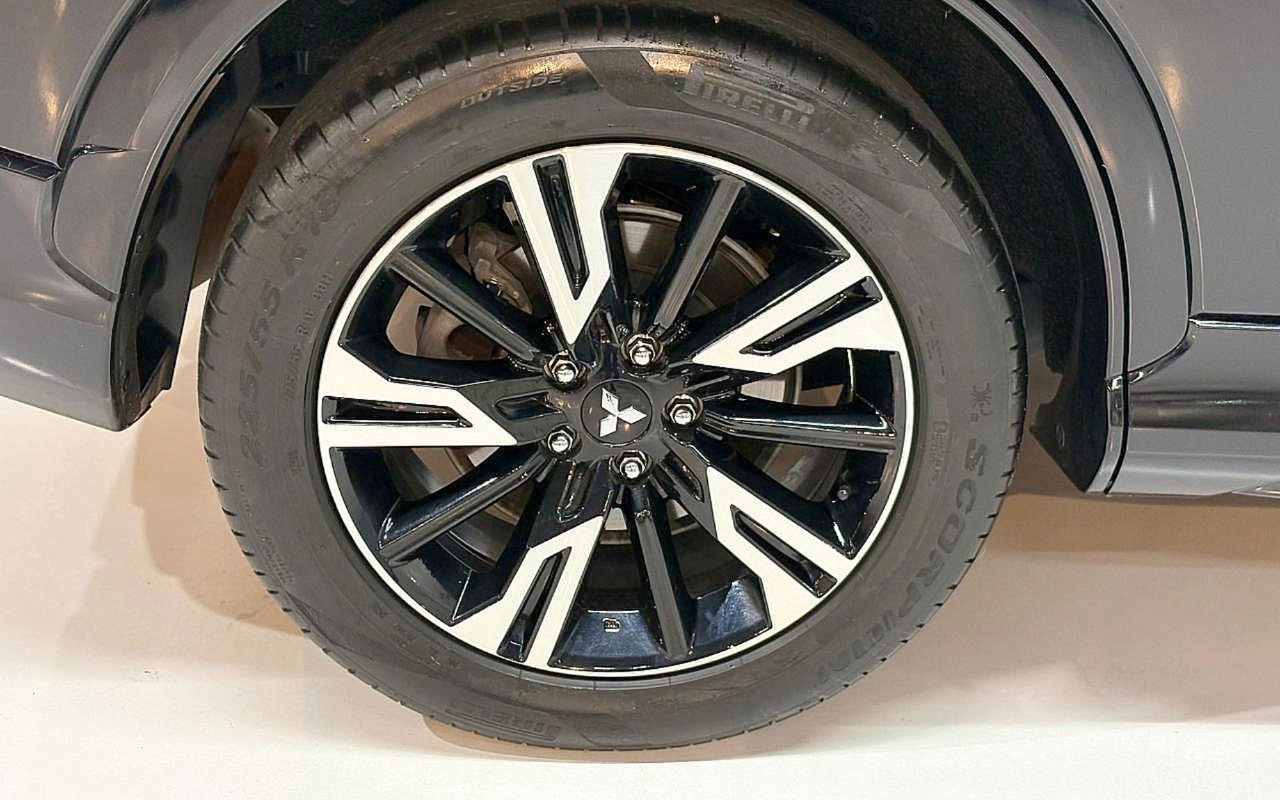 imagem-https://www.socarrao.com.br/sc-vehicle-images-prod/1875709/1780144363538-TUlUU1VCSVNISSBFQ0xJUFNFIENST1NTIEhQRVMgLSAyMDI1IC0gUFJFVE8gLSBTQ1UwQTAxICgxNCkuanBn.jpg