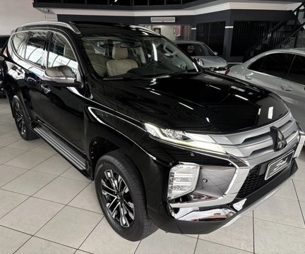 Mitsubishi Pajero 2021 Preto — foto 1 de 3
