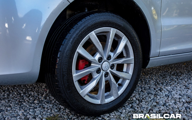 imagem-https://www.socarrao.com.br/sc-vehicle-images-prod/1876771/1780148409333-003_8af1c41e9cc064479c0b70debc17ab3f.jpg