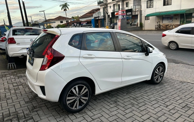 imagem-https://www.socarrao.com.br/sc-vehicle-images-prod/1876877/1787156060236-af623453-6396-45b5-b361-948b7d79f101.jpeg
