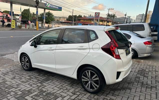 imagem-https://www.socarrao.com.br/sc-vehicle-images-prod/1876877/1787156060239-20bc99f1-2e12-4367-8c19-a3880b339c60.jpeg