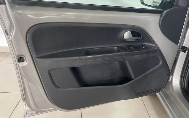 imagem-https://www.socarrao.com.br/sc-vehicle-images-prod/1876902/1789397123798-8097438_14_B_2b99f87674.jpeg