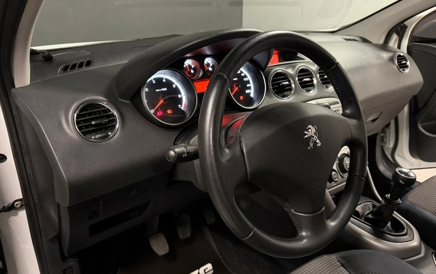 imagem-https://www.socarrao.com.br/sc-vehicle-images-prod/1876962/1780152045347-003_2d5ee8de3ec9cafabe6af6faec739466.jpeg