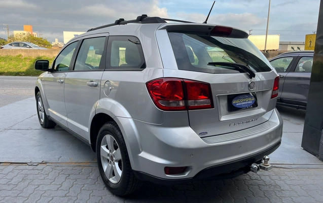 imagem-https://www.socarrao.com.br/sc-vehicle-images-prod/1877004/1787862587951-ba8db4186f0143ef9b1753c79ade8c20_1787861393707.jpg