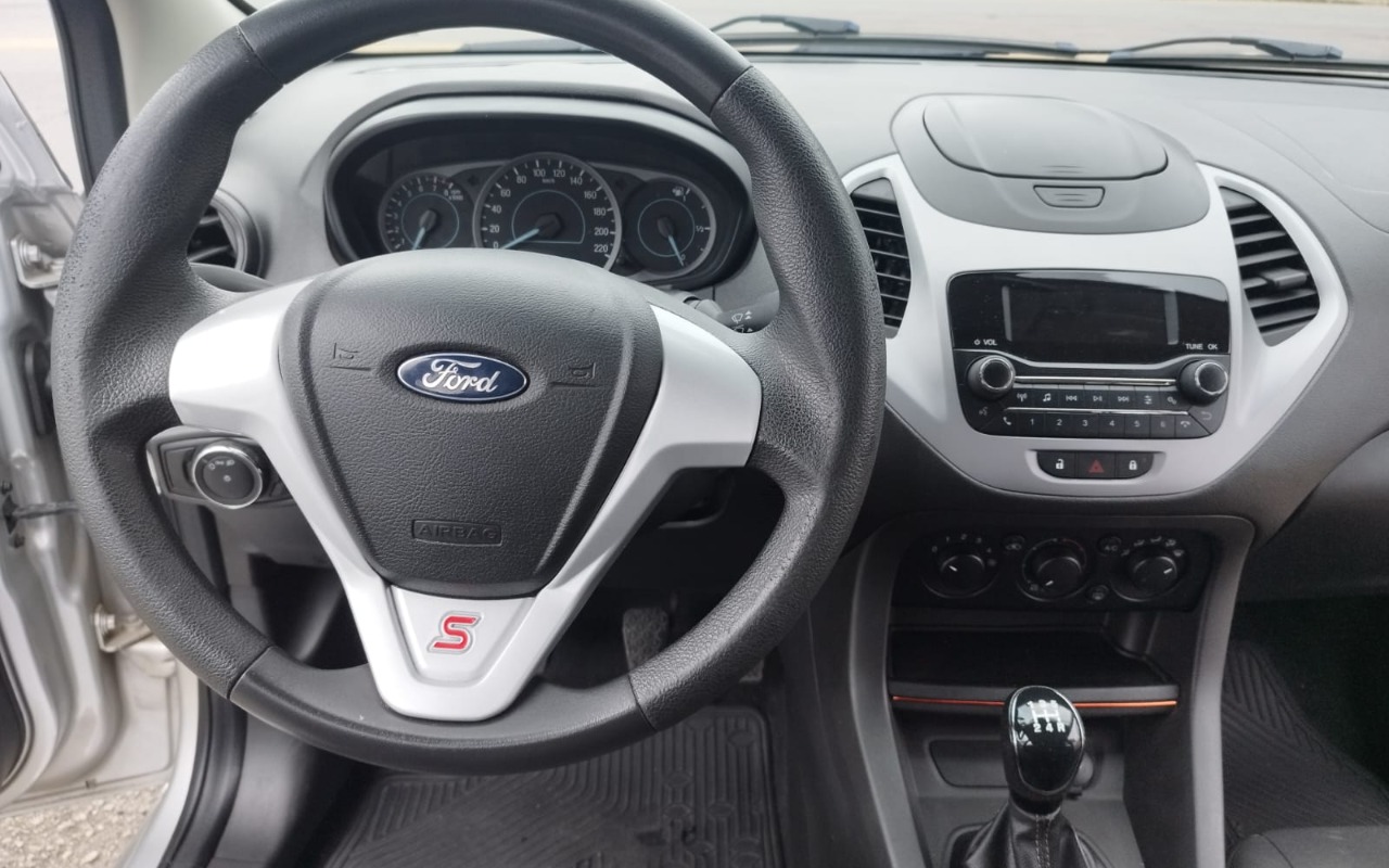 imagem-https://www.socarrao.com.br/sc-vehicle-images-prod/1877005/1780153529388-V2hhdHNBcHAgSW1hZ2UgMjAyNS0wOC0yNyBhdCAxNC4yNC4wNSAoMikuanBlZw.jpeg