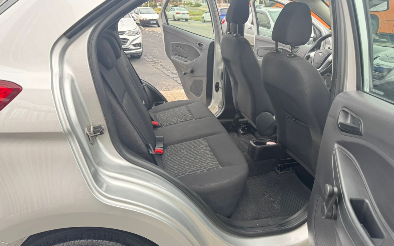 imagem-https://www.socarrao.com.br/sc-vehicle-images-prod/1877005/1780153529605-V2hhdHNBcHAgSW1hZ2UgMjAyNS0wOC0yNyBhdCAxNC4zMS40MiAoMSkuanBlZw.jpeg