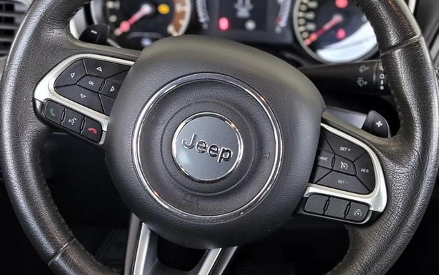 imagem-https://www.socarrao.com.br/sc-vehicle-images-prod/1877727/1782485167117-Lz7UaGNM5nyzuePgW1CRKoZGQO68YPHS.jpg