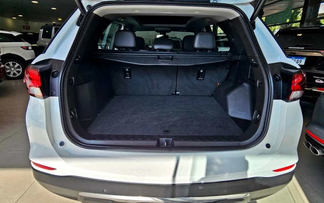 imagem-https://www.socarrao.com.br/sc-vehicle-images-prod/1877839/1789561970380-wTj9ITbIvZrHfyC8AR4DQv8aJkhOhtcG.jpg