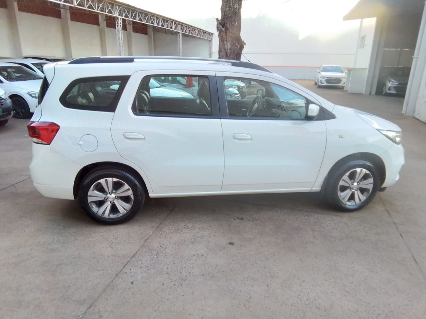imagem-https://www.socarrao.com.br/sc-vehicle-images-prod/18779/1769988092901-7028955OR_1762094453_2_400.jpg