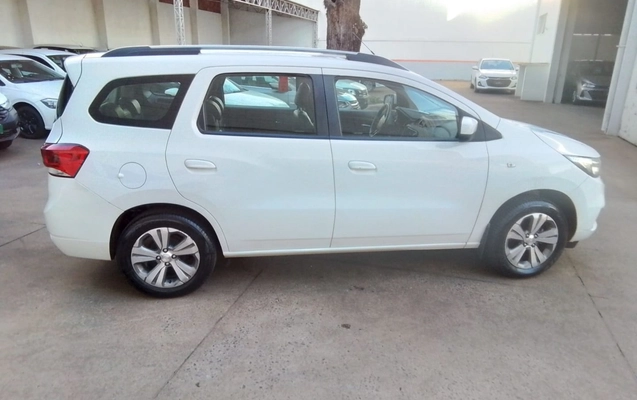 imagem-https://www.socarrao.com.br/sc-vehicle-images-prod/18779/1769988092901-7028955OR_1762094453_2_400.jpg