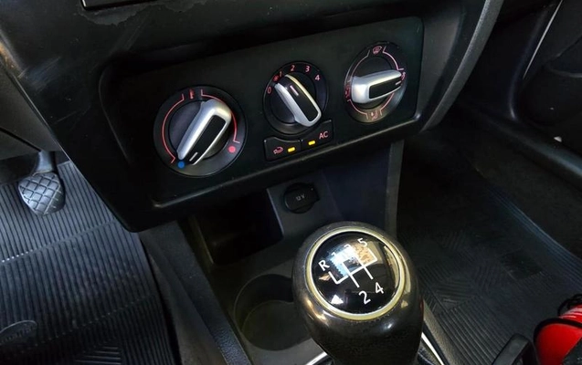 imagem-https://www.socarrao.com.br/sc-vehicle-images-prod/1877919/1786731047338-8031786_8_B_eee9adeeeb.jpeg