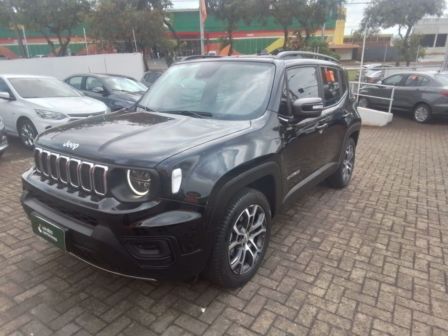 Jeep Renegade 2024 Preto — foto 1 de 3