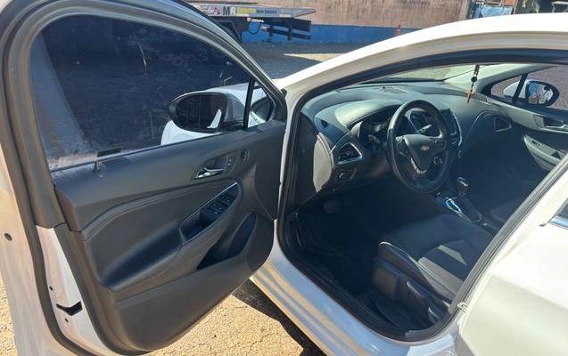 imagem-https://www.socarrao.com.br/sc-vehicle-images-prod/1897794/1780228622086-SU1HXzMxODIuanBlZw.jpeg