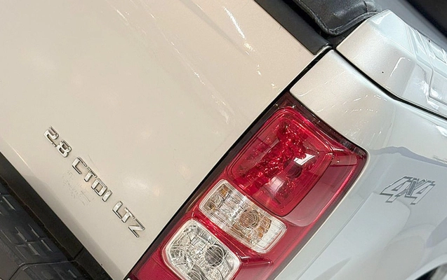 imagem-https://www.socarrao.com.br/sc-vehicle-images-prod/1911170/1780318979115-Q0hFVlJPTEVUIFMxMCBMVFogLSAyMDE5IC0gUFJBVEEgLSBCQ0Q3SDAxICgxMikuanBn.jpg