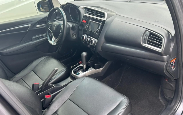 imagem-https://www.socarrao.com.br/sc-vehicle-images-prod/1911457/1789506315267-003_4b7194e657c7aac96750cec5f3f5f615.jpeg