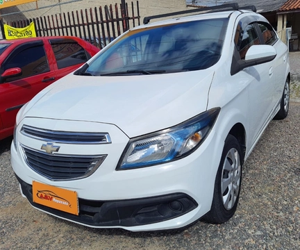 Chevrolet Onix 2016 Branco — foto 1 de 3
