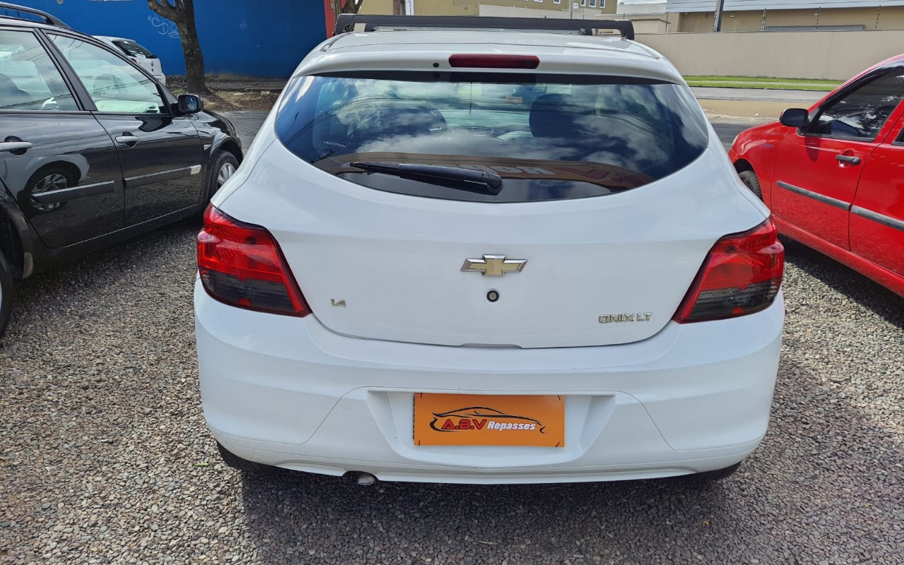 imagem-https://www.socarrao.com.br/sc-vehicle-images-prod/1911492/1780321034698-V2hhdHNBcHAgSW1hZ2UgMjAyNi0wNS0zMCBhdCAxMi4zOC4yOCAoMSkuanBlZw.jpeg