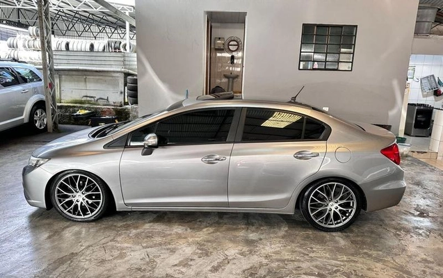 imagem-https://www.socarrao.com.br/sc-vehicle-images-prod/1911610/1781816060694-8141078_9_B_3db525e571.jpeg