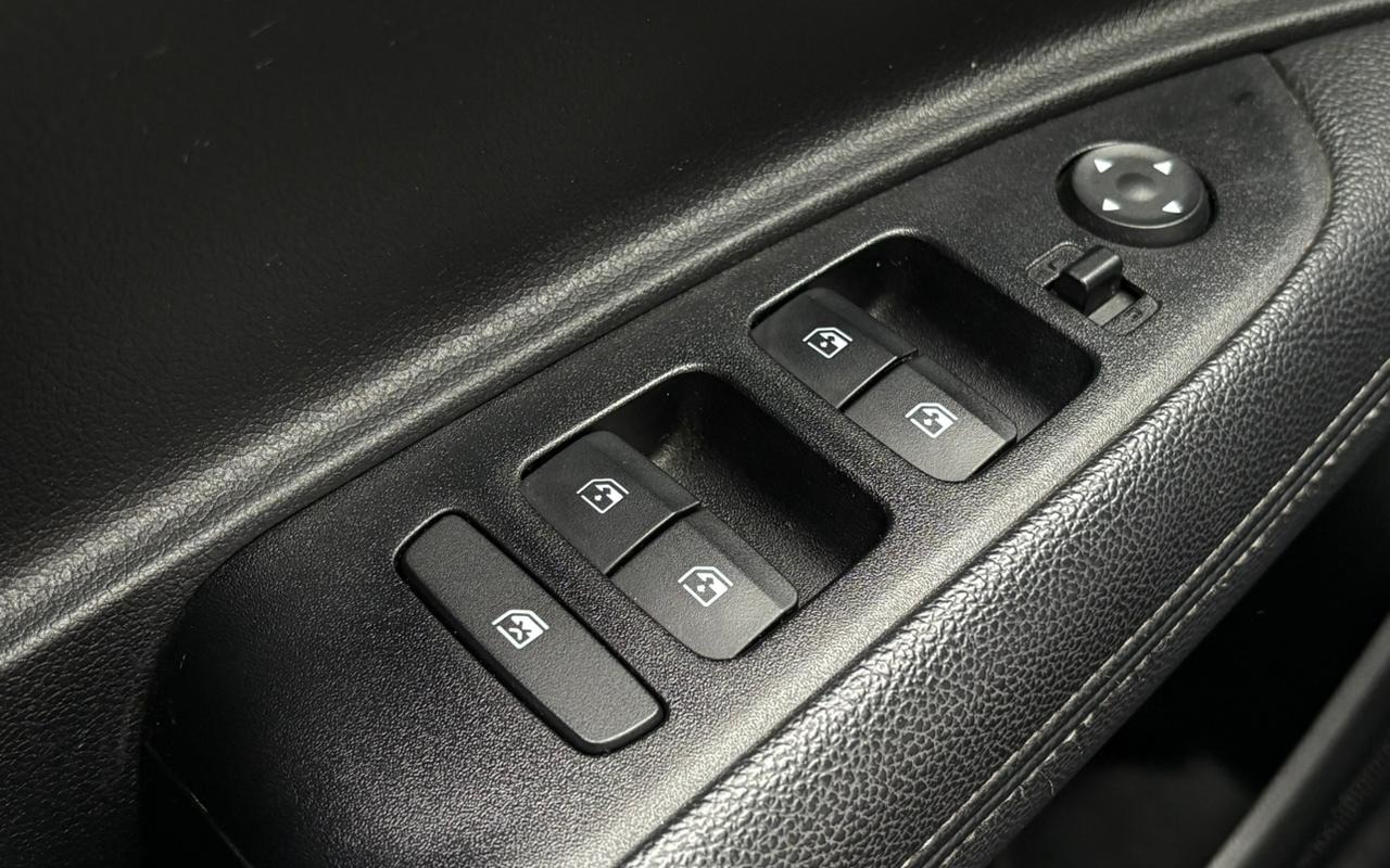 imagem-https://www.socarrao.com.br/sc-vehicle-images-prod/1911693/1780322548940-V2hhdHNBcHAgSW1hZ2UgMjAyNi0wNS0zMSBhdCAxMS4xNS40My5qcGVn.jpeg