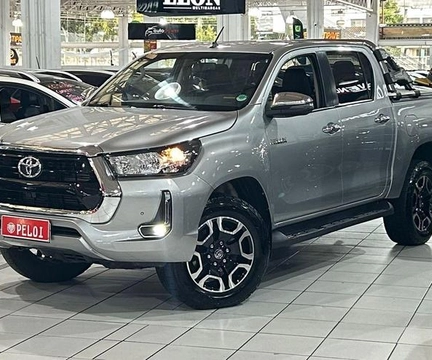 Toyota Hilux 2024 Prata — foto 1 de 3