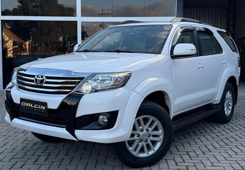Toyota Hilux SW4 2015 Branco — foto 1 de 3
