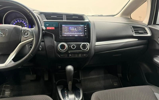 imagem-https://www.socarrao.com.br/sc-vehicle-images-prod/1913709/1785510732753-8143148_13_B_567c77bad1.jpeg