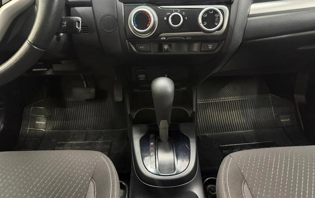 imagem-https://www.socarrao.com.br/sc-vehicle-images-prod/1913709/1785510732754-8143148_12_B_6baac088e9.jpeg