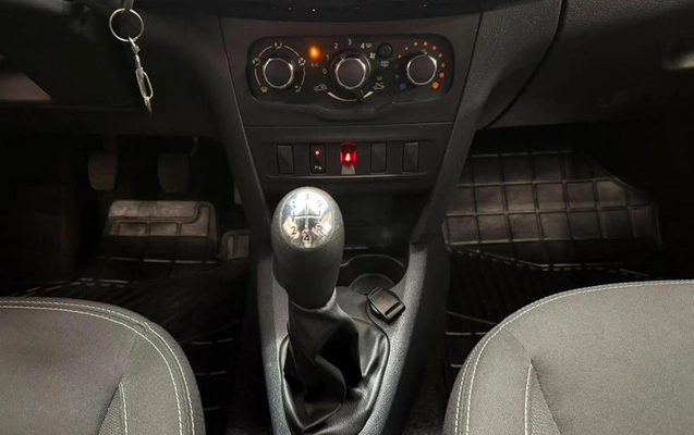 imagem-https://www.socarrao.com.br/sc-vehicle-images-prod/1913713/1787059717762-8138582_9_B_8134101c74.jpeg