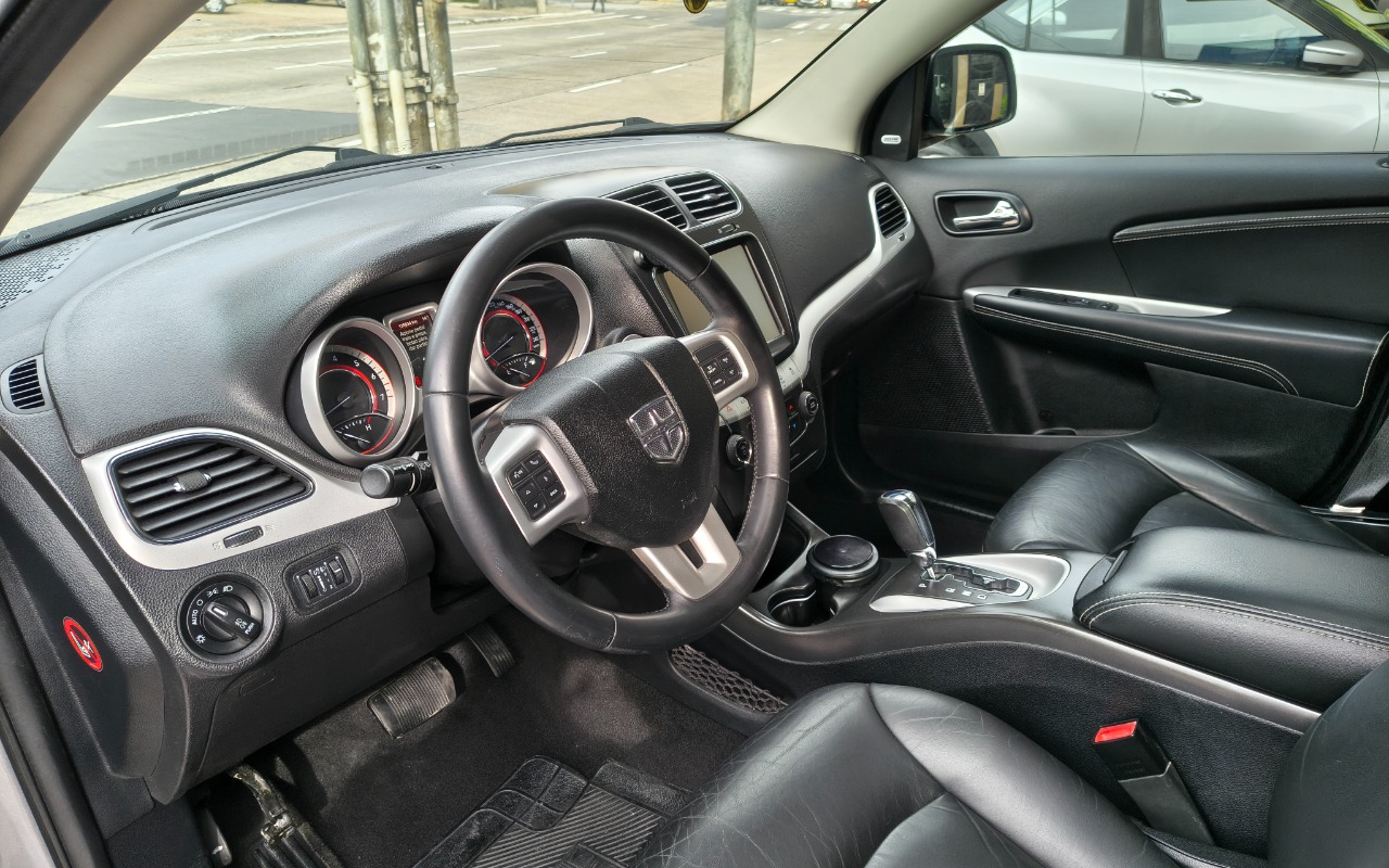 imagem-https://www.socarrao.com.br/sc-vehicle-images-prod/1915108/1781889603203-SU1HXzIwMjYwNjE4XzEyNTQyNjE5M19IRFIuanBn.jpg