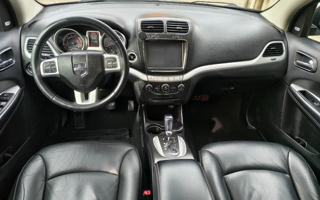 imagem-https://www.socarrao.com.br/sc-vehicle-images-prod/1915108/1781889603660-SU1HXzIwMjYwNjE4XzEyNTQ0NDIwNl9IRFIuanBn.jpg