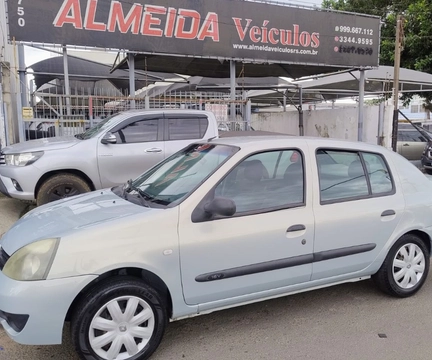 Renault Clio 2009 Prata — foto 1 de 3