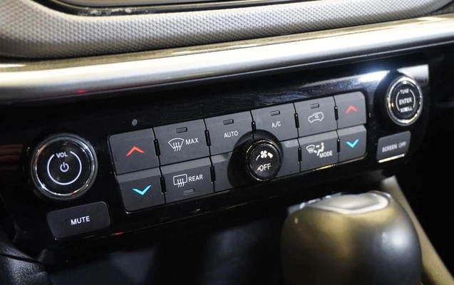 imagem-https://www.socarrao.com.br/sc-vehicle-images-prod/1915331/1789301824311-8066898_8_B_5b2377d671.jpeg