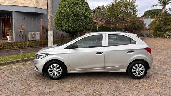 imagem-https://www.socarrao.com.br/sc-vehicle-images-prod/1915339/1780336887701-chevrolet-onix-1.0-flex-lt-manual-wmimagem17214097130.jpg
