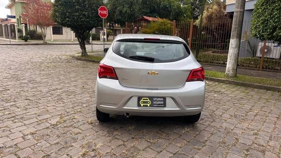 imagem-https://www.socarrao.com.br/sc-vehicle-images-prod/1915339/1780336887701-chevrolet-onix-1.0-flex-lt-manual-wmimagem17214135756.jpg