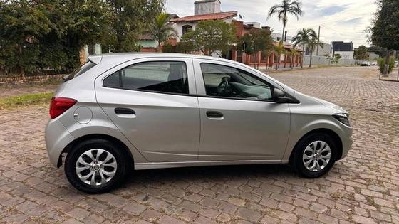 imagem-https://www.socarrao.com.br/sc-vehicle-images-prod/1915339/1780336887701-chevrolet-onix-1.0-flex-lt-manual-wmimagem17214177920.jpg