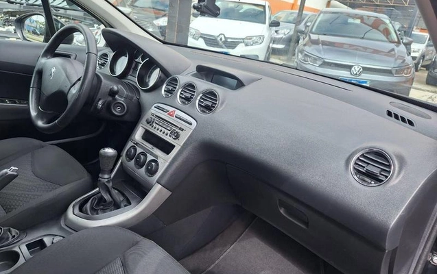 imagem-https://www.socarrao.com.br/sc-vehicle-images-prod/1915521/1780692901869-6849133_4_B_12a9ed025d.jpeg