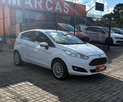 Ford Fiesta 2015 Branco — foto 1 de 3