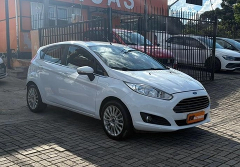 Ford Fiesta 2015 Branco — foto 1 de 3