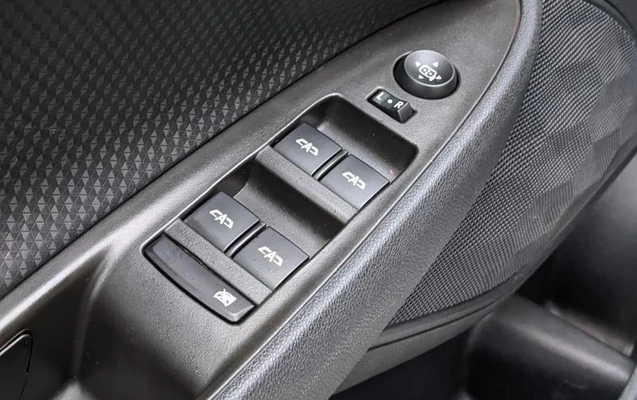 imagem-https://www.socarrao.com.br/sc-vehicle-images-prod/1915570/1780692909054-8122015_8_B_629b998023.jpeg